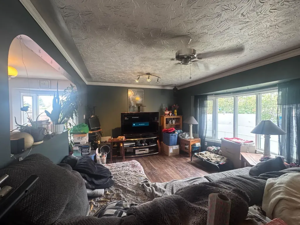 4203 106 Avenue Edmonton AB T6A 1E1