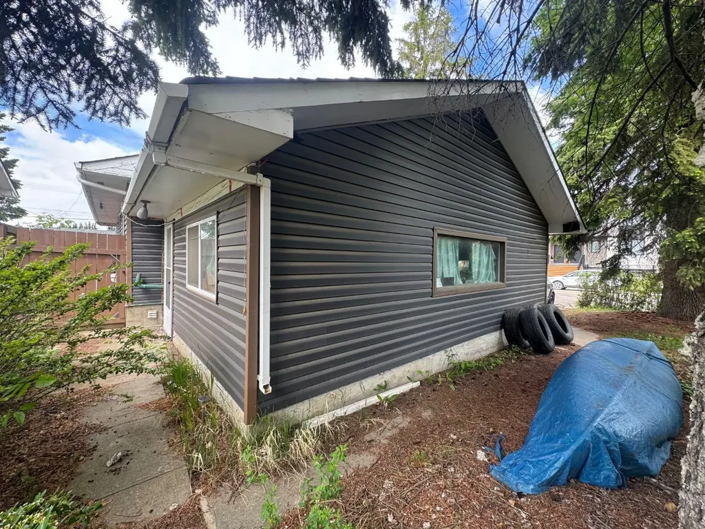 4203 106 Avenue Edmonton AB T6A 1E1