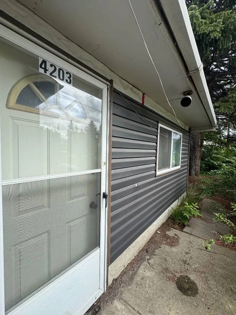 4203 106 Avenue Edmonton AB T6A 1E1