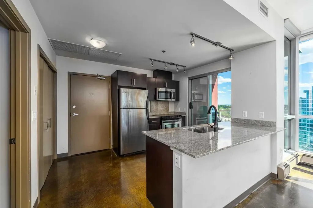 135 13 Avenue SW Calgary AB T2R 0W8