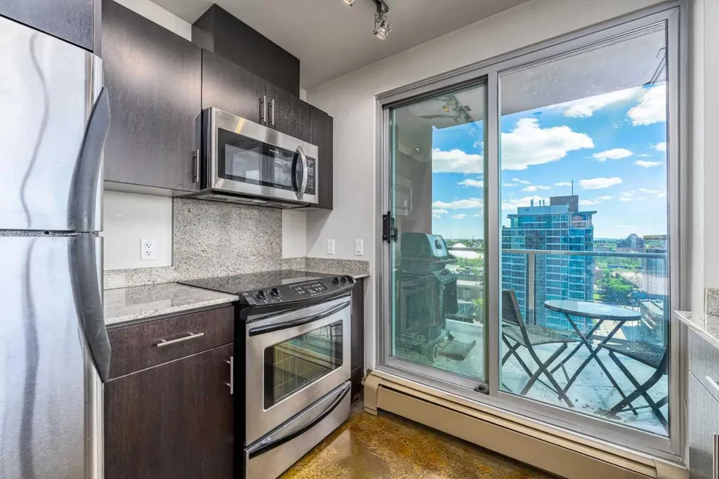 135 13 Avenue SW Calgary AB T2R 0W8