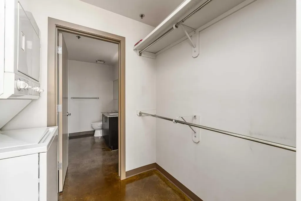 135 13 Avenue SW Calgary AB T2R 0W8