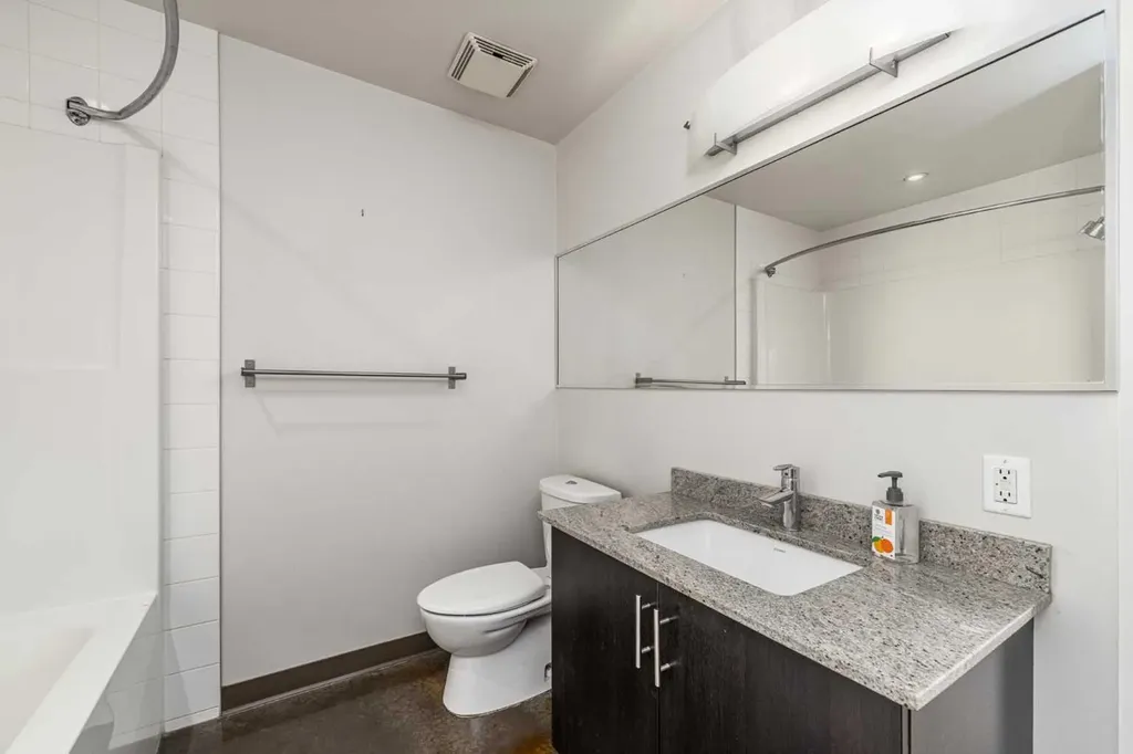 135 13 Avenue SW Calgary AB T2R 0W8