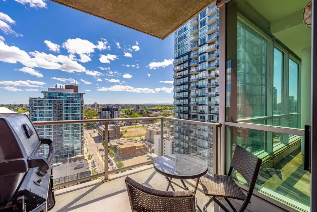 135 13 Avenue SW Calgary AB T2R 0W8