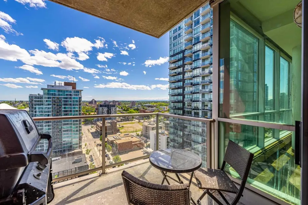 135 13 Avenue SW Calgary AB T2R 0W8