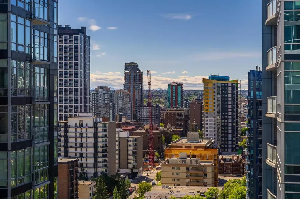 135 13 Avenue SW Calgary AB T2R 0W8