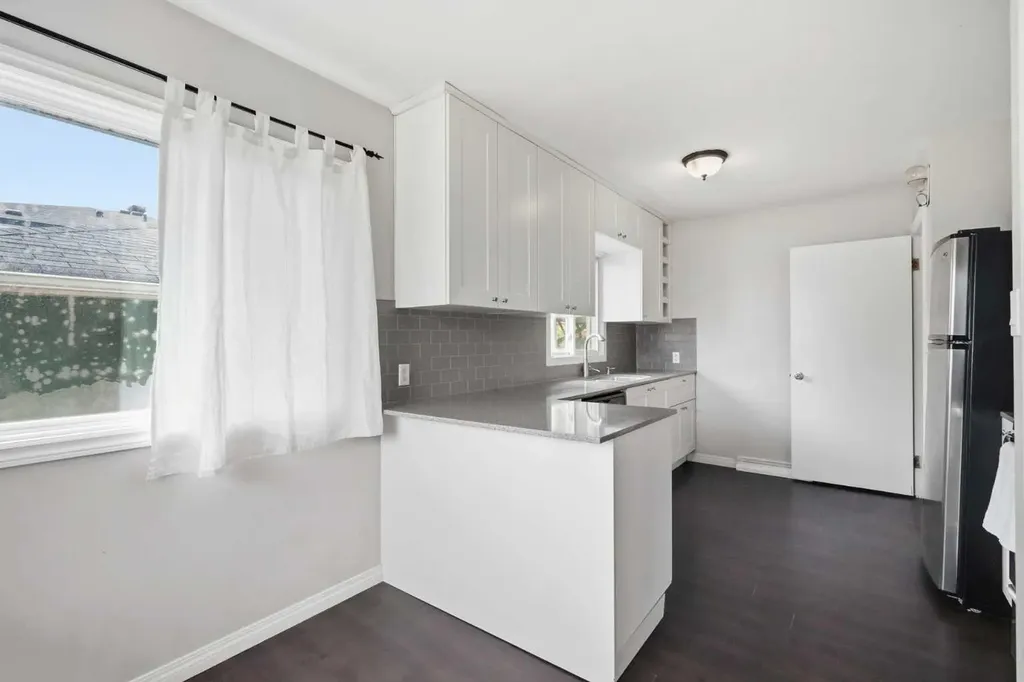 111 42 Avenue NE Calgary AB T2E 2N5