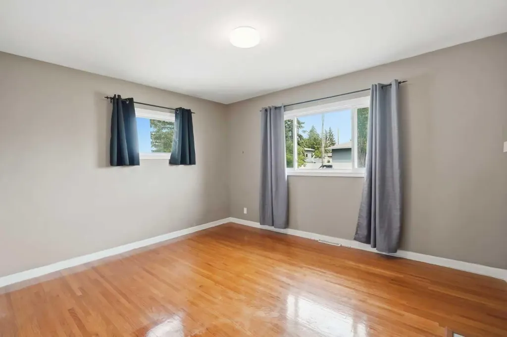 111 42 Avenue NE Calgary AB T2E 2N5