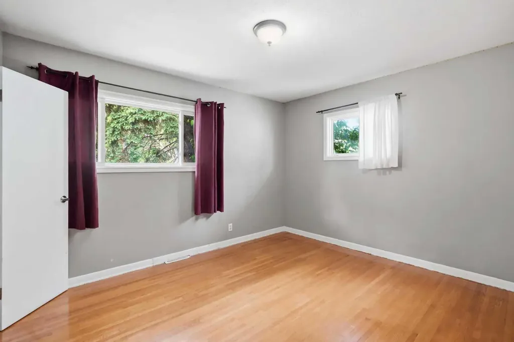 111 42 Avenue NE Calgary AB T2E 2N5