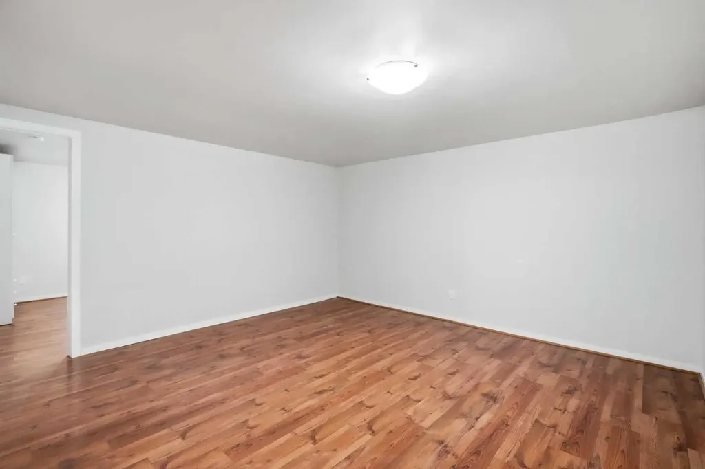 111 42 Avenue NE Calgary AB T2E 2N5