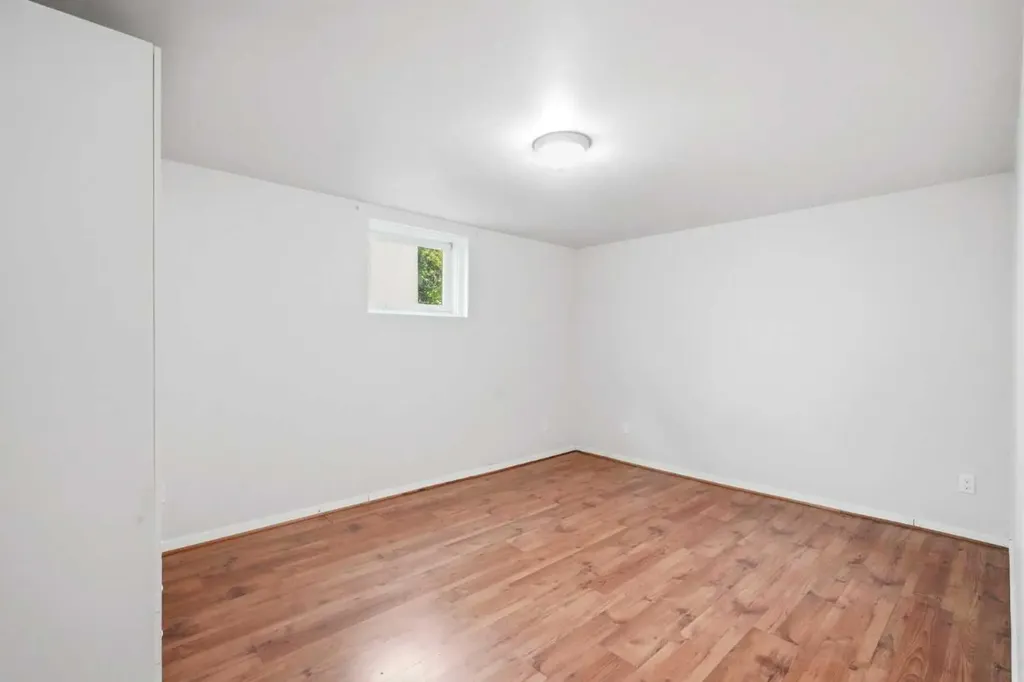111 42 Avenue NE Calgary AB T2E 2N5