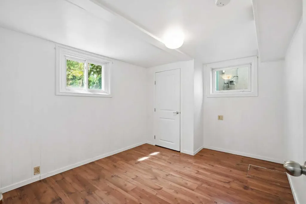 111 42 Avenue NE Calgary AB T2E 2N5