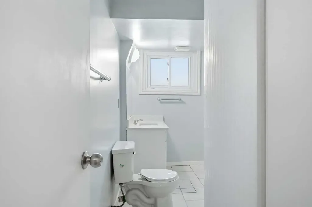 111 42 Avenue NE Calgary AB T2E 2N5