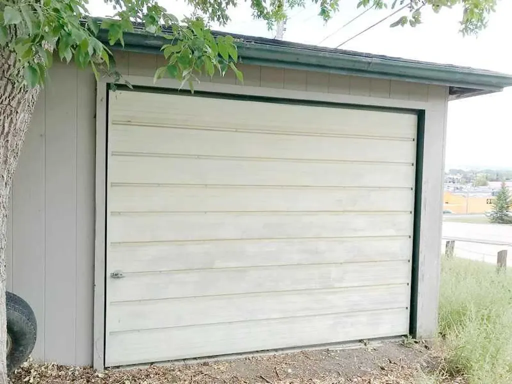 111 42 Avenue NE Calgary AB T2E 2N5