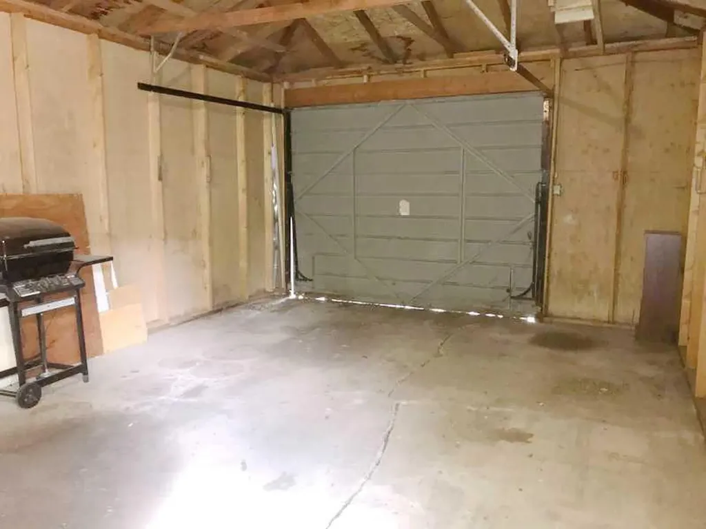 111 42 Avenue NE Calgary AB T2E 2N5