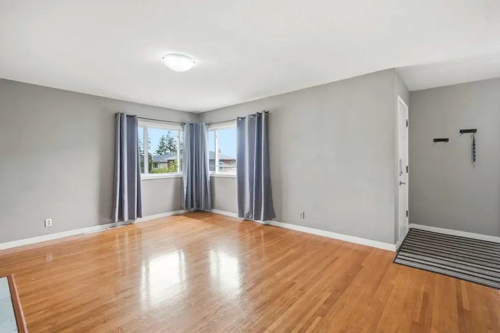 111 42 Avenue NE Calgary AB T2E 2N5