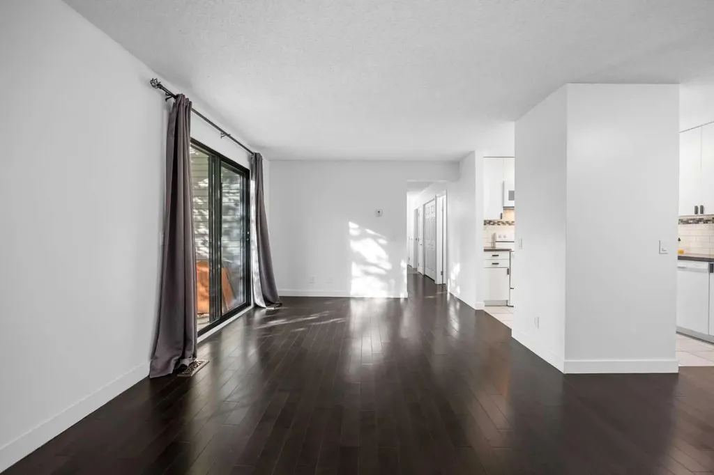 1540 29 Street NW Calgary AB T2N4M1