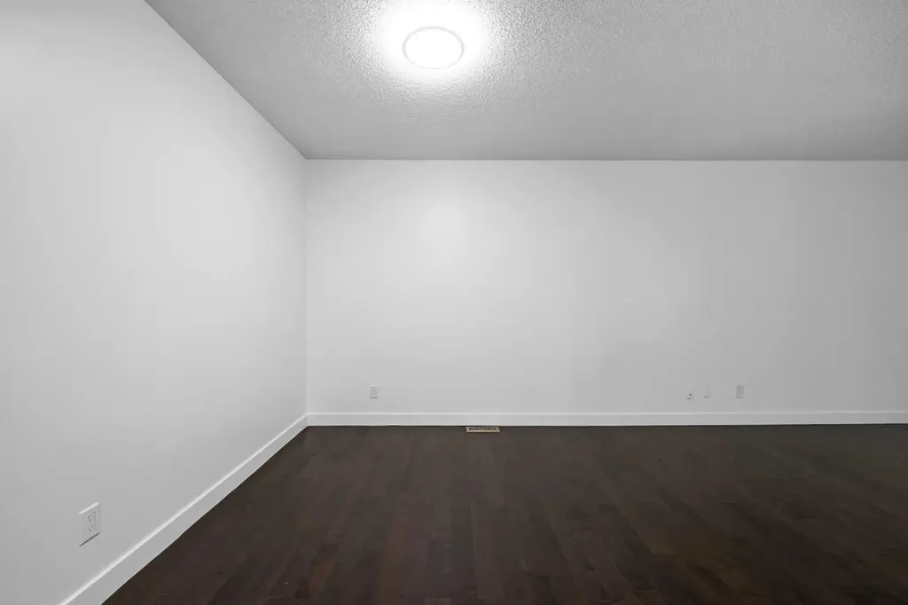 1540 29 Street NW Calgary AB T2N4M1