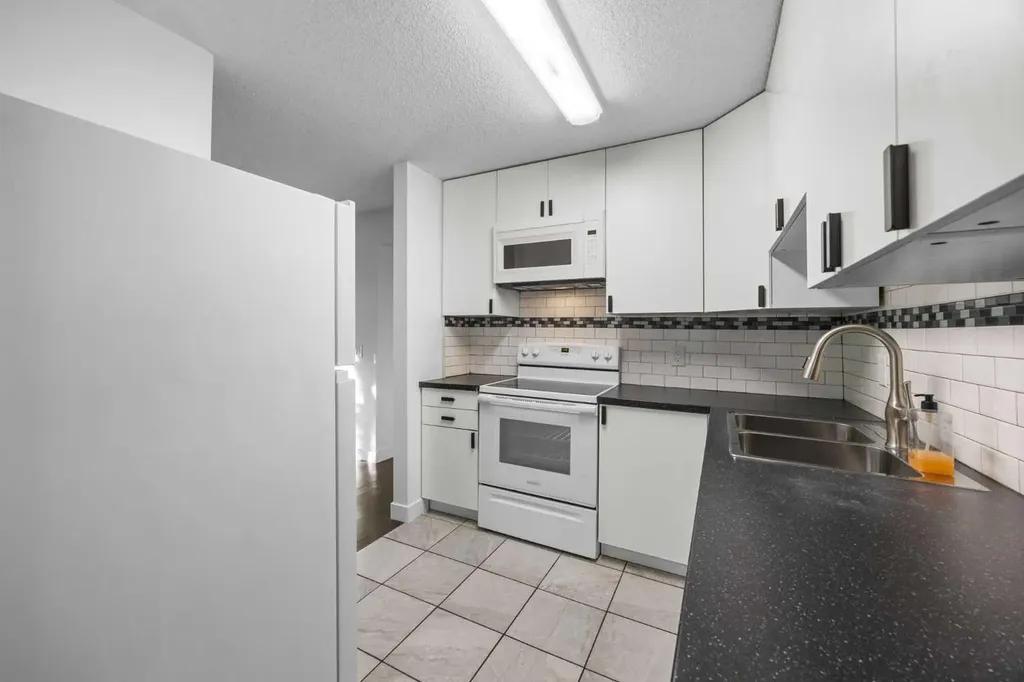 1540 29 Street NW Calgary AB T2N4M1