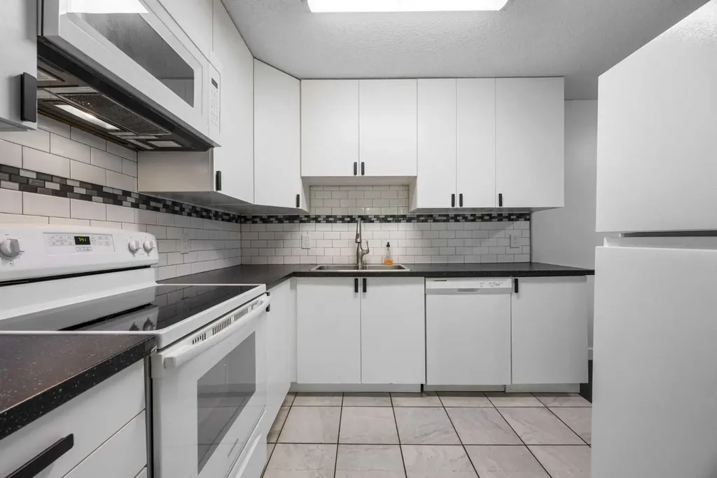 1540 29 Street NW Calgary AB T2N4M1