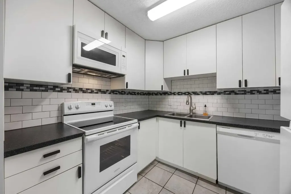 1540 29 Street NW Calgary AB T2N4M1