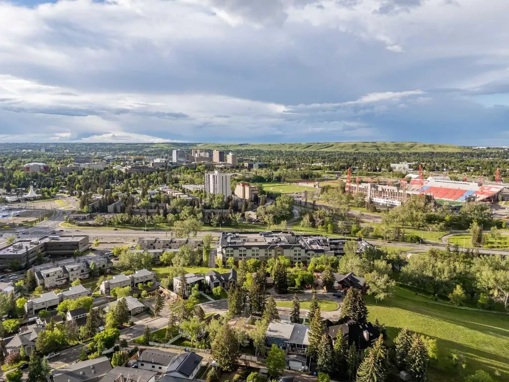 1540 29 Street NW Calgary AB T2N4M1