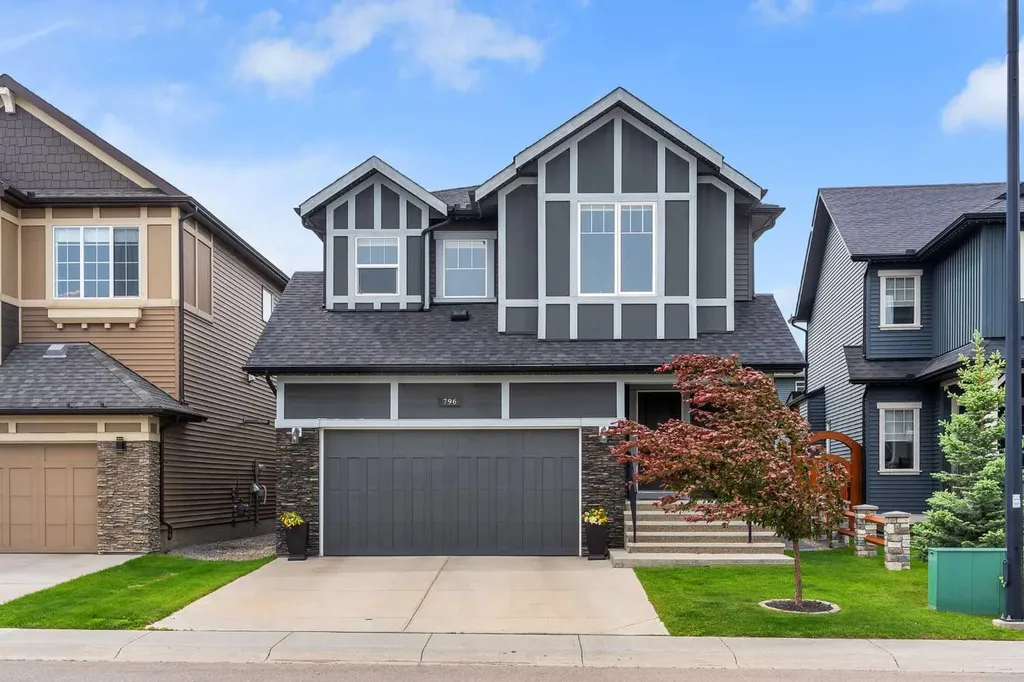 796 Coopers Crescent SW Airdrie AB T4B 4C3