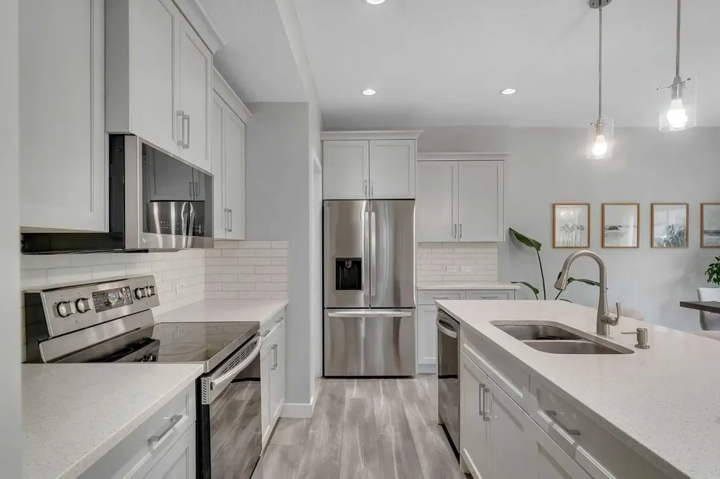 796 Coopers Crescent SW Airdrie AB T4B 4C3