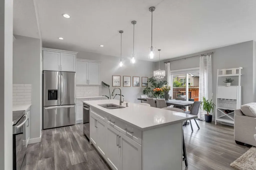 796 Coopers Crescent SW Airdrie AB T4B 4C3