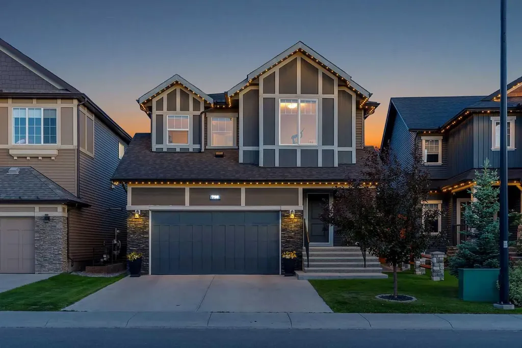 796 Coopers Crescent SW Airdrie AB T4B 4C3