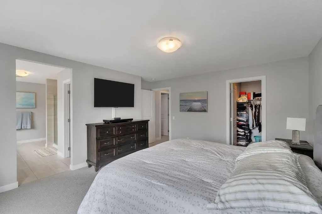 796 Coopers Crescent SW Airdrie AB T4B 4C3