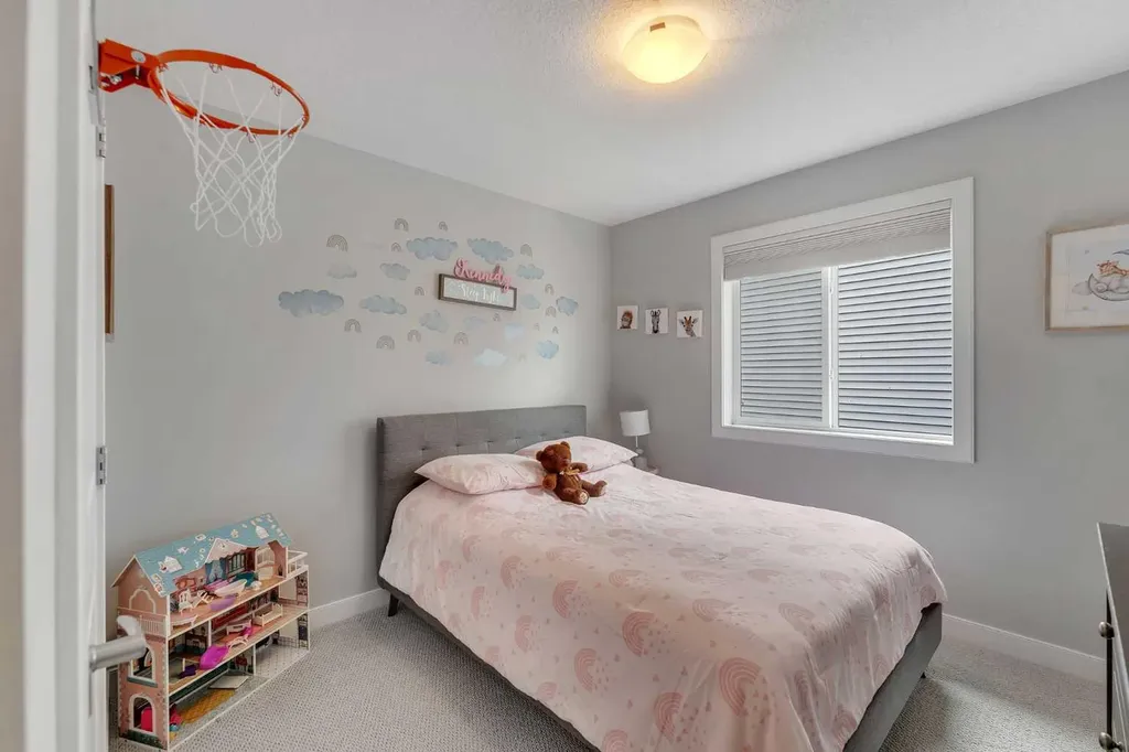 796 Coopers Crescent SW Airdrie AB T4B 4C3