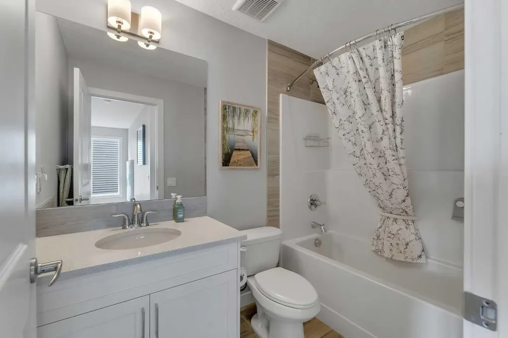 796 Coopers Crescent SW Airdrie AB T4B 4C3