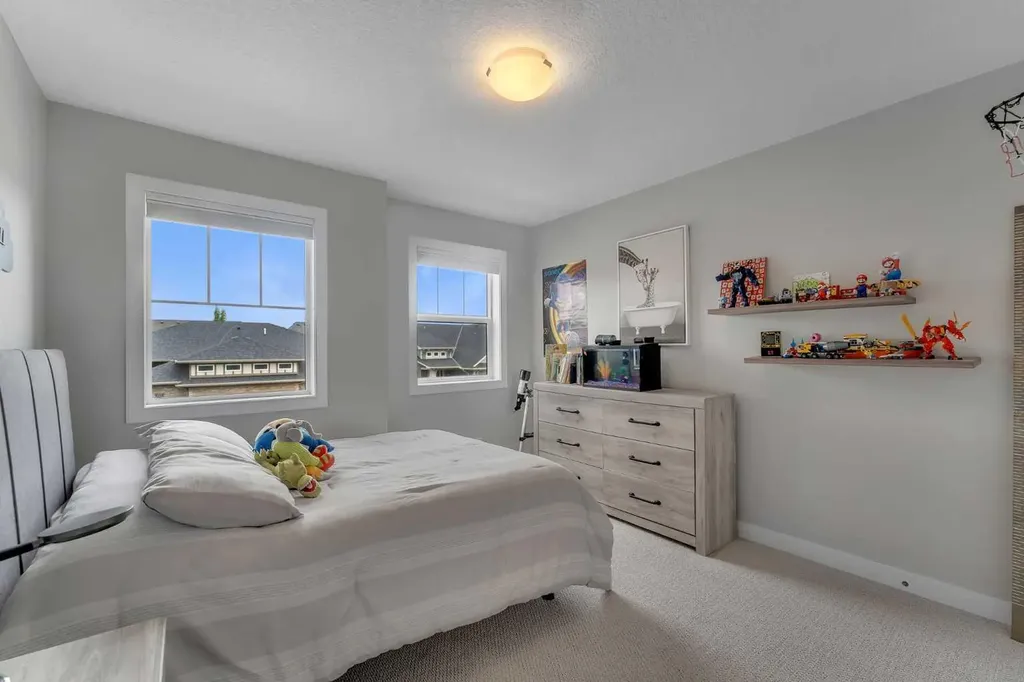 796 Coopers Crescent SW Airdrie AB T4B 4C3