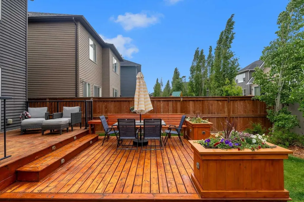 796 Coopers Crescent SW Airdrie AB T4B 4C3
