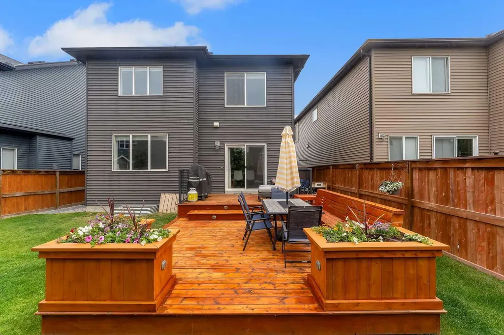796 Coopers Crescent SW Airdrie AB T4B 4C3