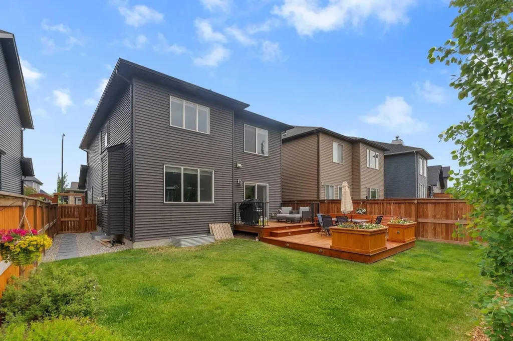 796 Coopers Crescent SW Airdrie AB T4B 4C3