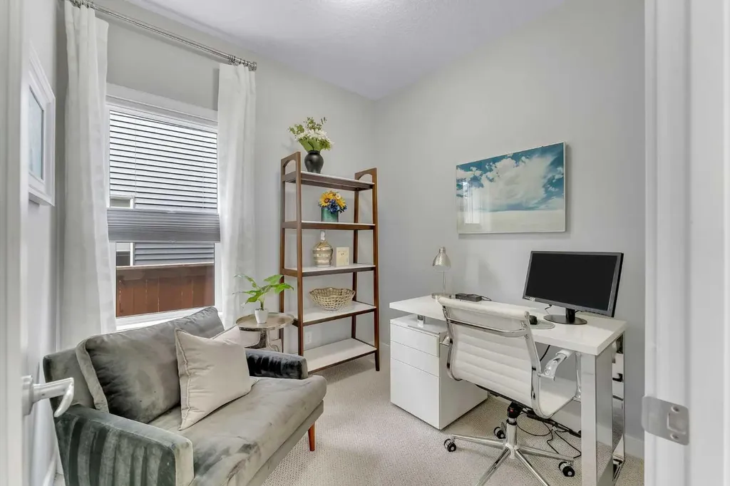796 Coopers Crescent SW Airdrie AB T4B 4C3