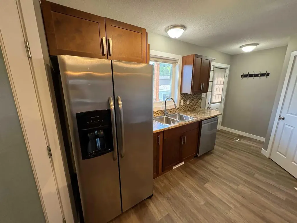 8905 107 Avenue Peace River AB T8S 1S4