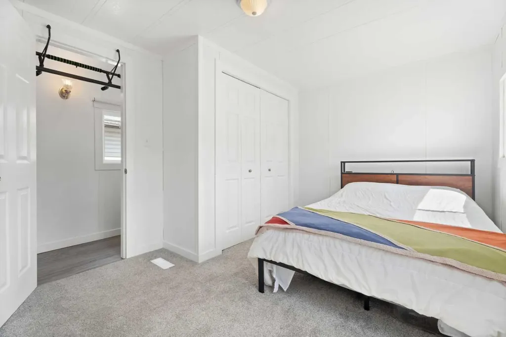 6220 17 Avenue SE Calgary AB T2A 0W6