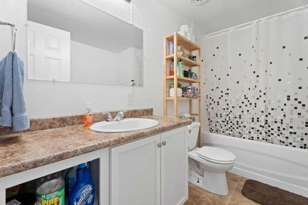 6220 17 Avenue SE Calgary AB T2A 0W6