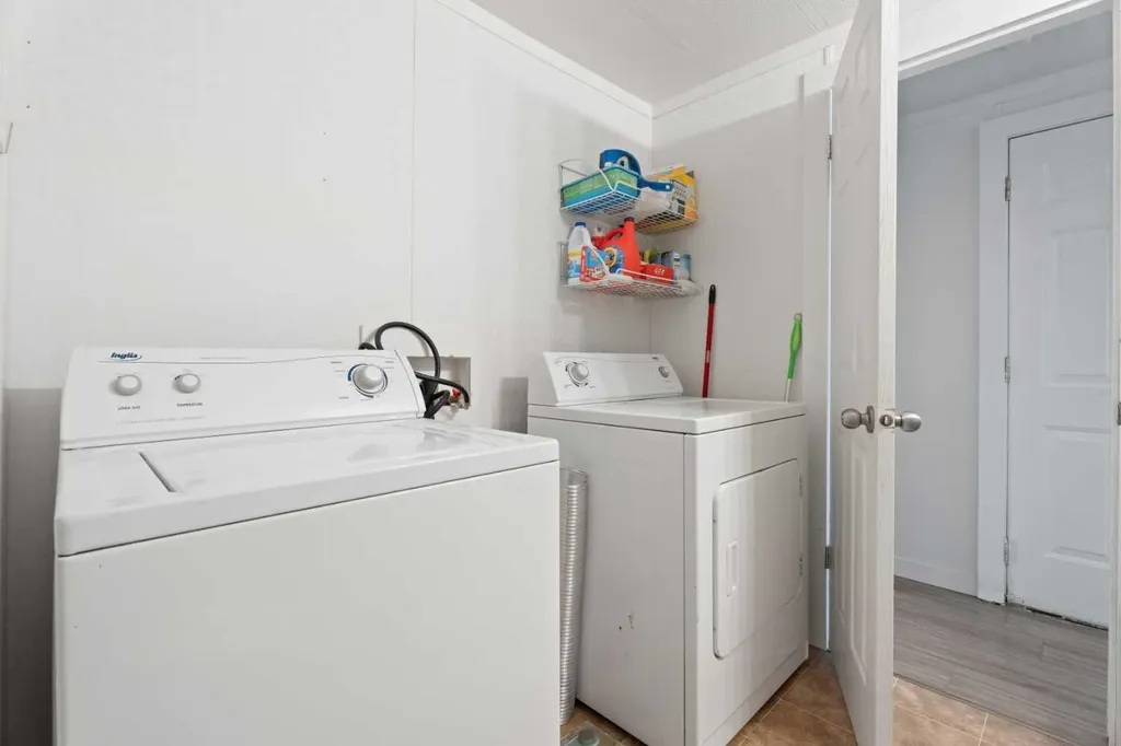 6220 17 Avenue SE Calgary AB T2A 0W6