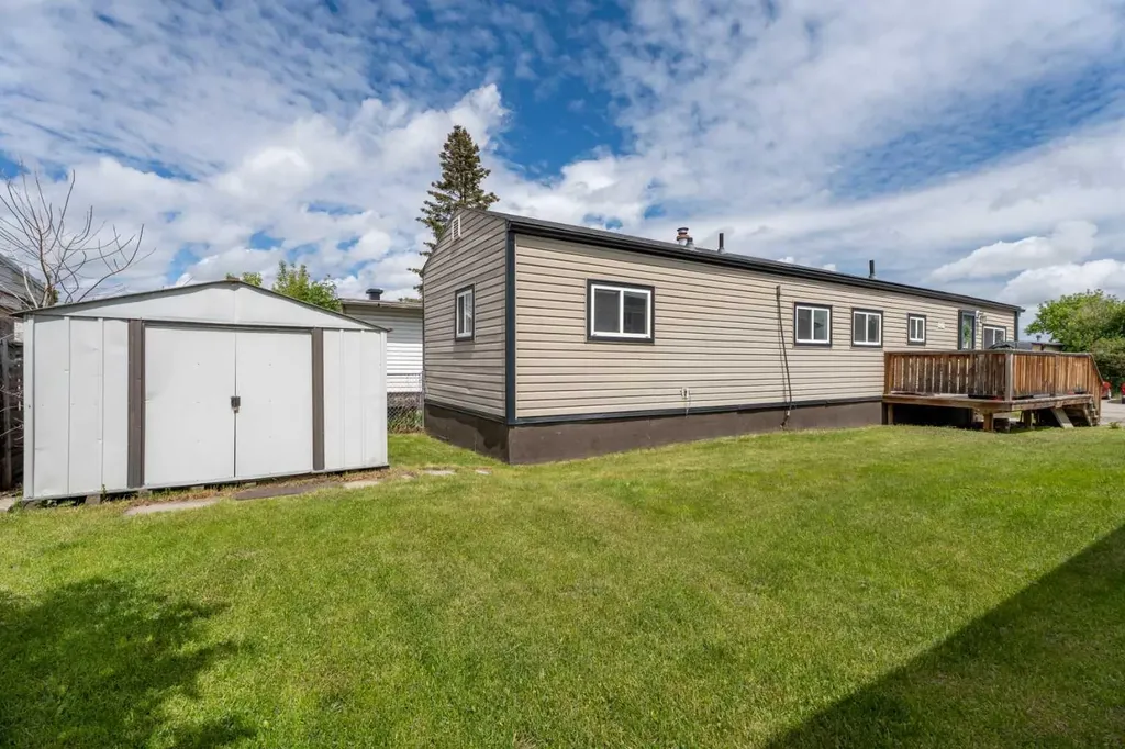 6220 17 Avenue SE Calgary AB T2A 0W6