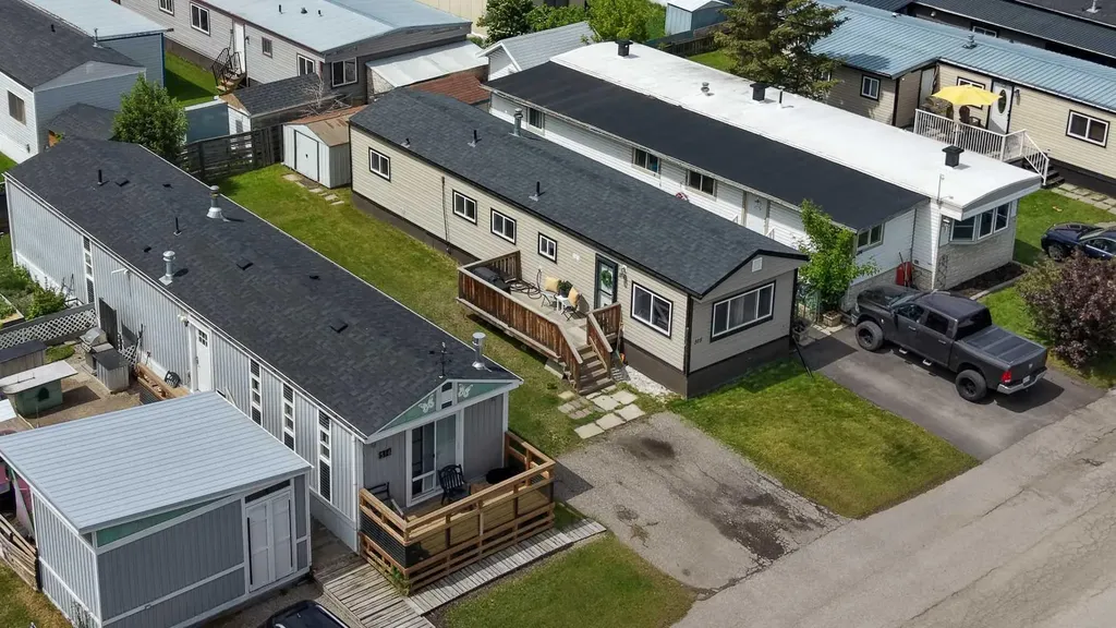 6220 17 Avenue SE Calgary AB T2A 0W6