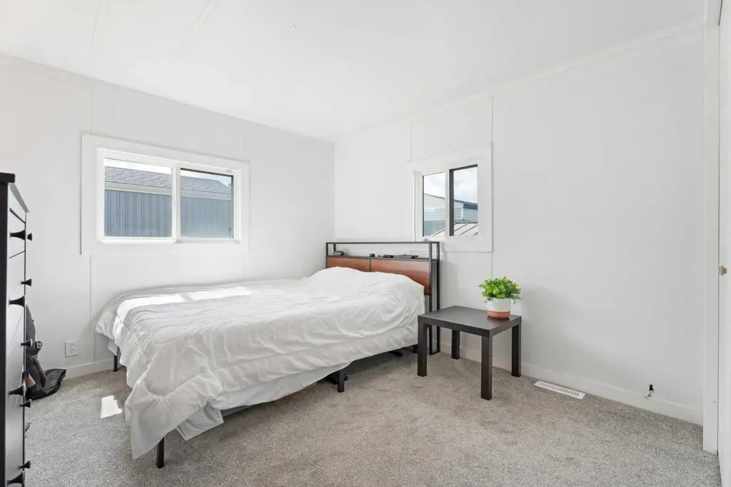 6220 17 Avenue SE Calgary AB T2A 0W6