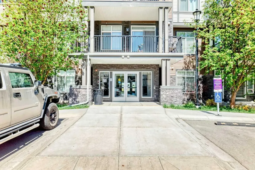 6703 New Brighton Avenue SE Calgary AB T2Z5C8
