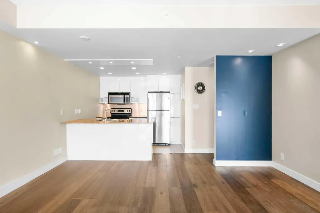 1132 12 Avenue SW Calgary AB T2R 0J7