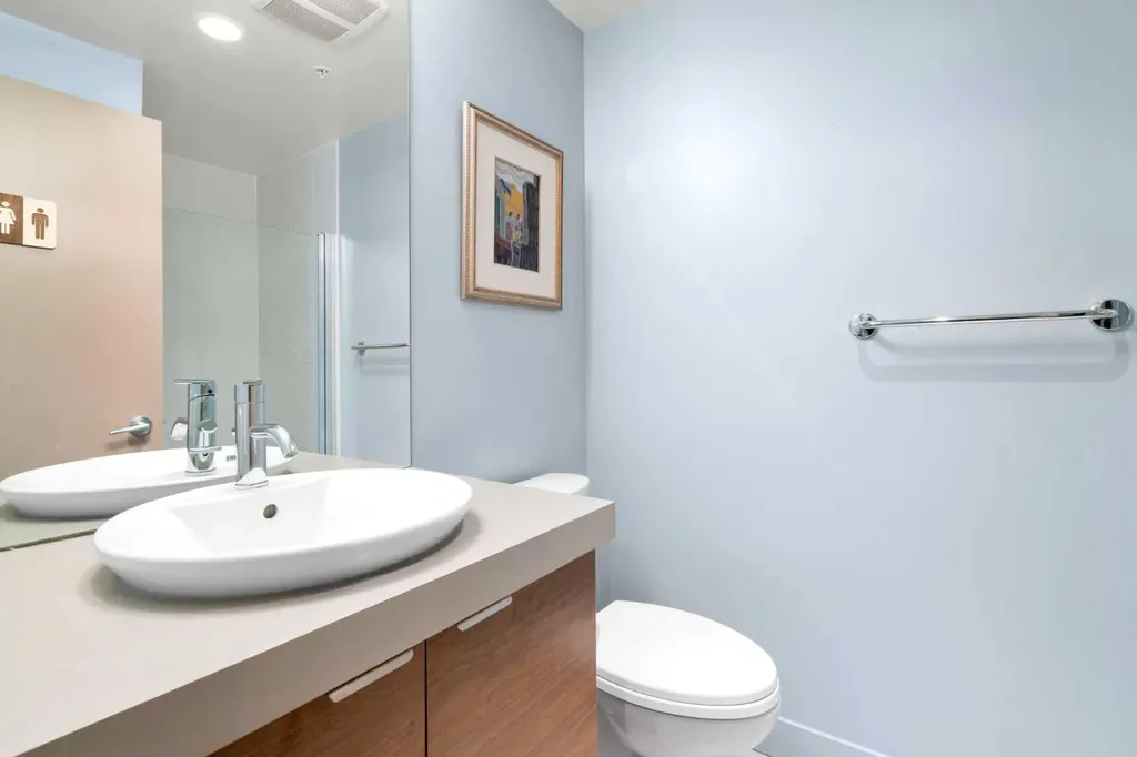 1132 12 Avenue SW Calgary AB T2R 0J7