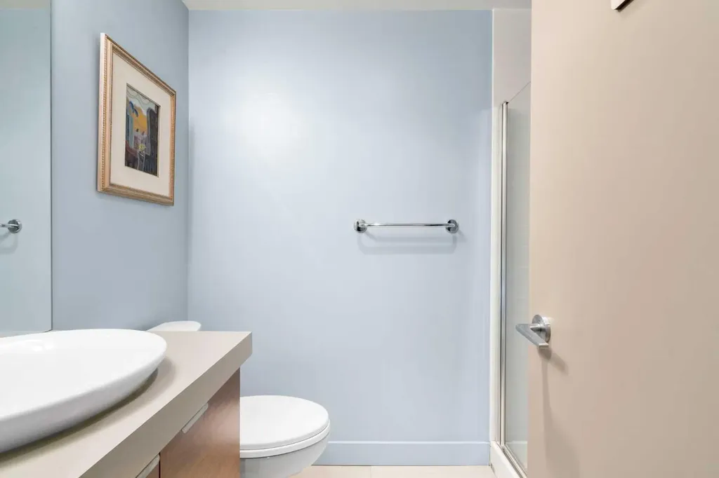 1132 12 Avenue SW Calgary AB T2R 0J7