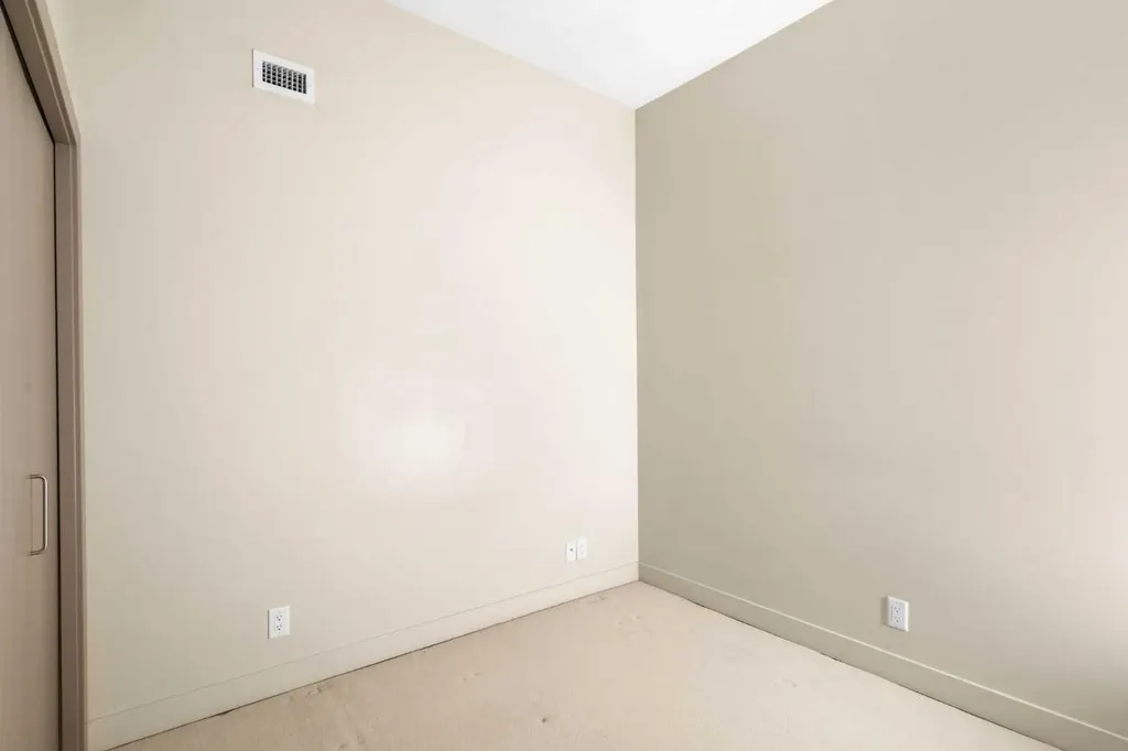 1132 12 Avenue SW Calgary AB T2R 0J7